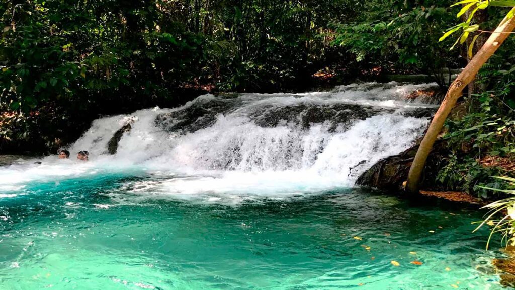 A beleza natural da Cachoeira da Formiga em Tocantins