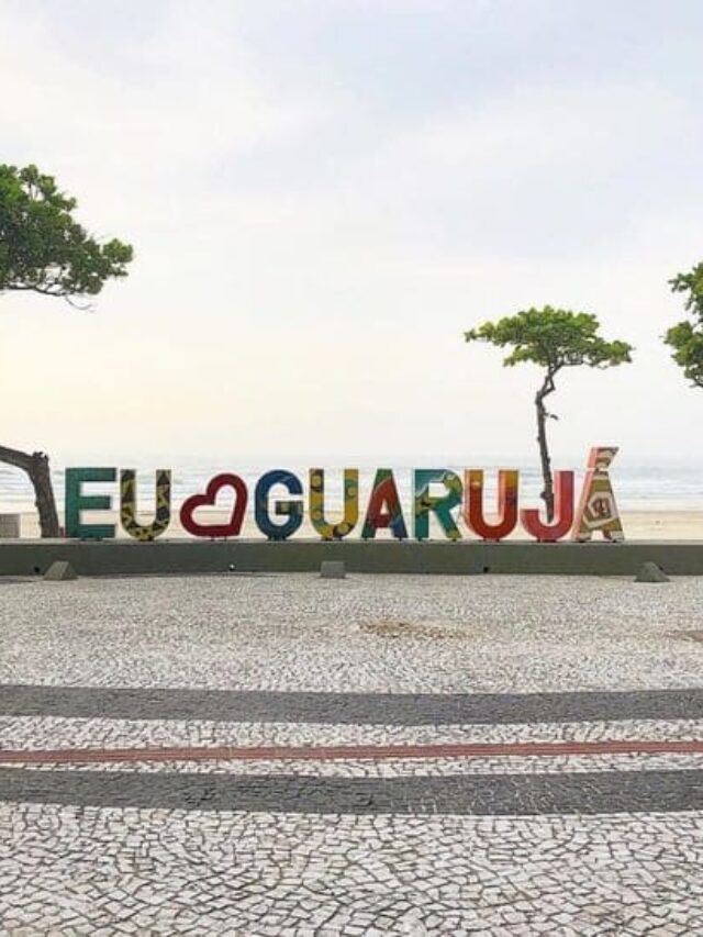 Visite a praia de Guarujá em São Paulo